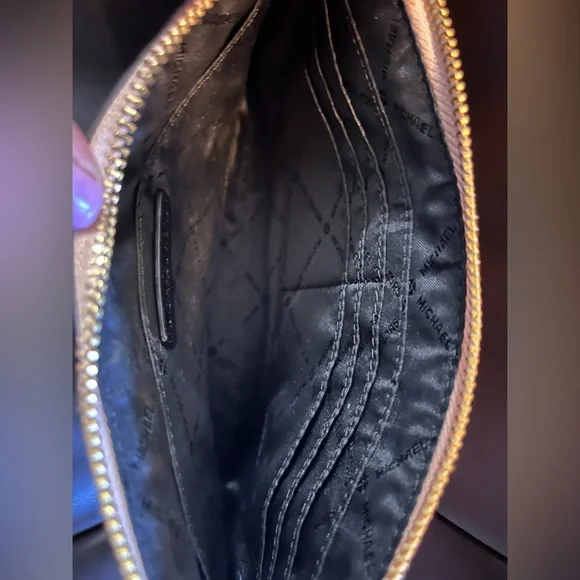 MICHAEL Michael Kors MICHAEL Michael Kors Emry Lace Wristlet PreLoved - Picture 8 of 11